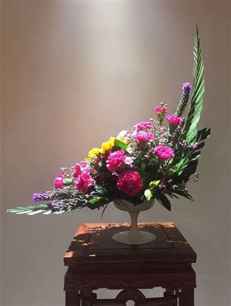 西方現代插花花樽|Isunflower花艺学院：西方插花艺术的发展